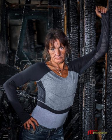 5DM48656ab Burnt Out 2 960x1200 640x480